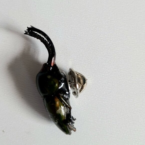 Vintage realistic looking green scarab pin. Bug unisex pin. - Picture 10 of 10